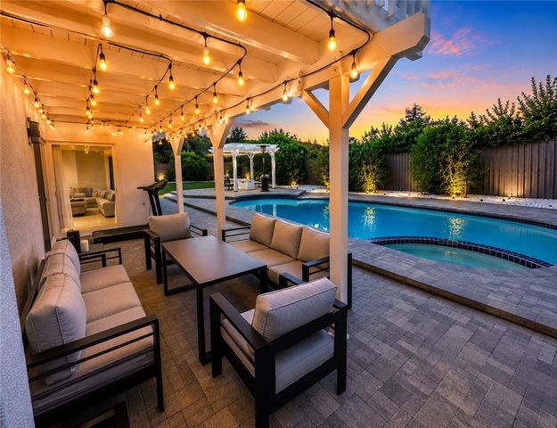 4301 Cezanne Avenue, Woodland Hills, CA 91364