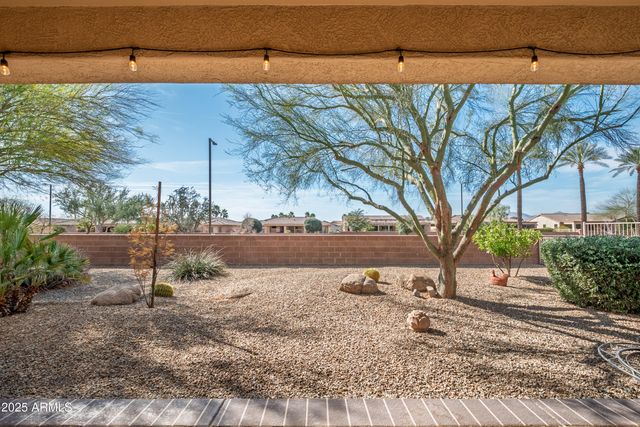 16949 W OASIS SPRINGS Way, Surprise, AZ 85387