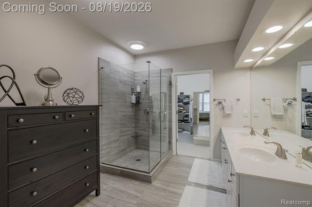 1313 Rock Valley Drive, Rochester, MI 48307