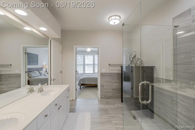 1313 Rock Valley Drive, Rochester, MI 48307