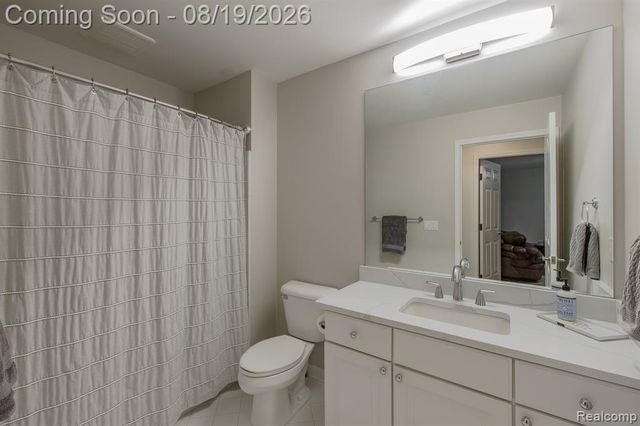 1313 Rock Valley Drive, Rochester, MI 48307