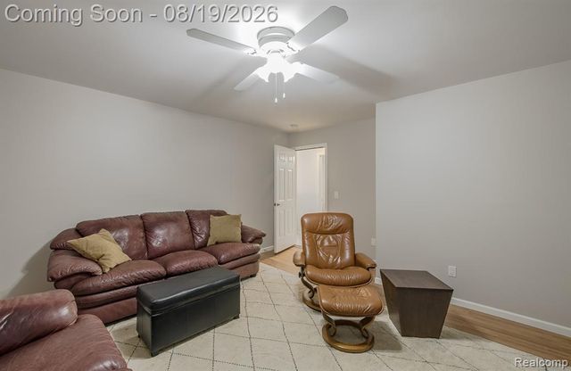 1313 Rock Valley Drive, Rochester, MI 48307