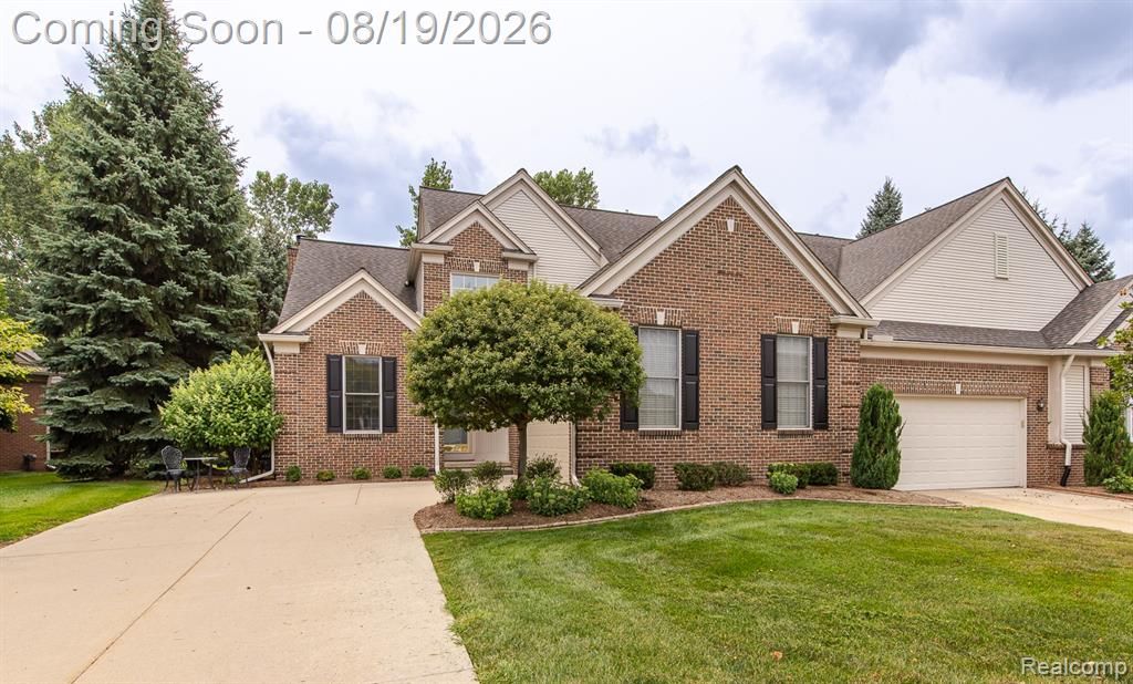 1313 Rock Valley Drive, Rochester, MI 48307