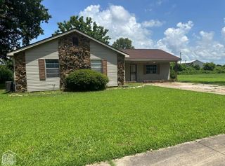 1320 N Lee Circle, Blytheville, AR 72315