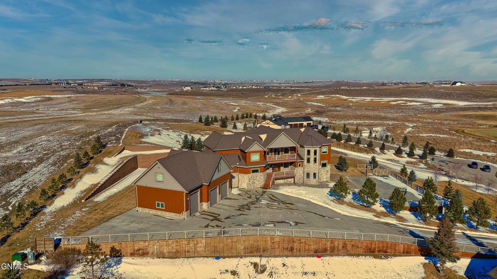709 Long Drive, Watford City, ND 58854 photo 11