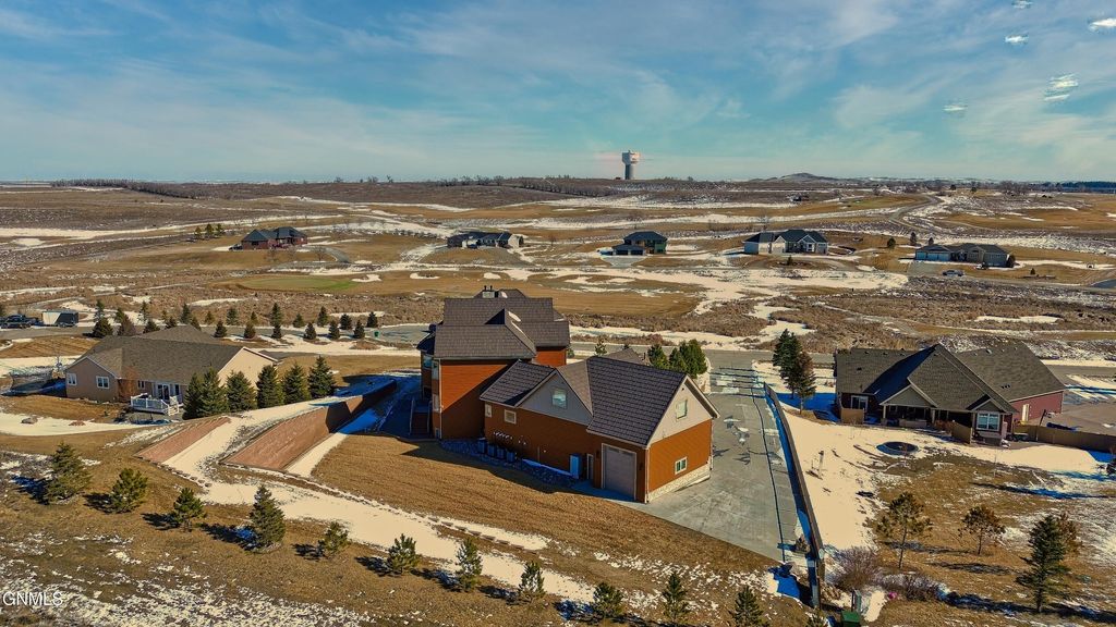709 Long Drive, Watford City, ND 58854 photo 13