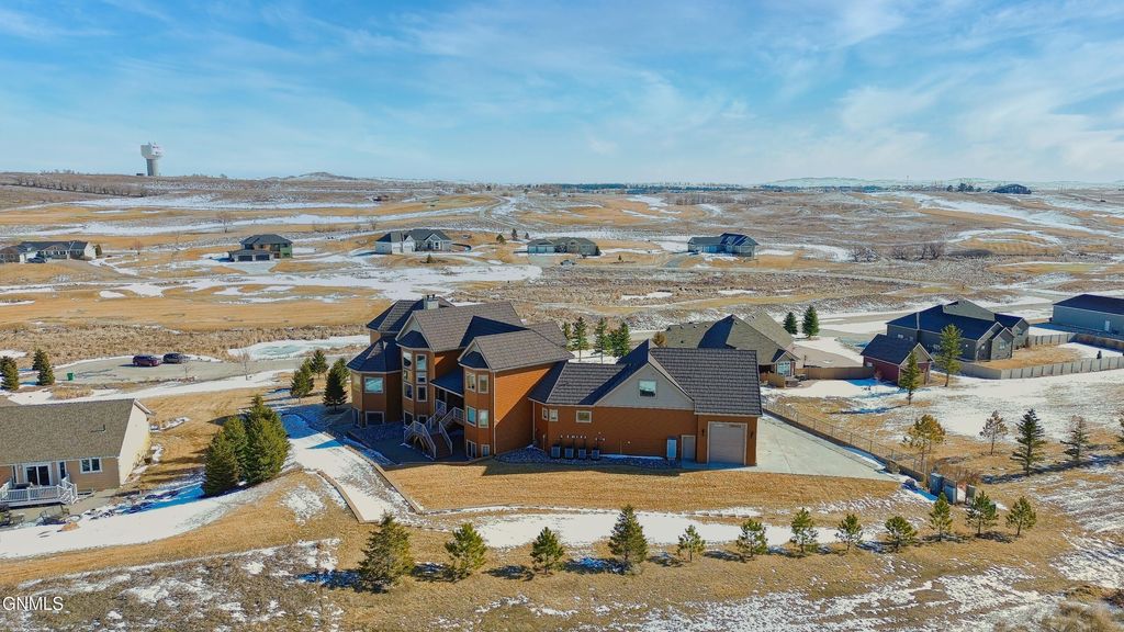 709 Long Drive, Watford City, ND 58854 photo 14