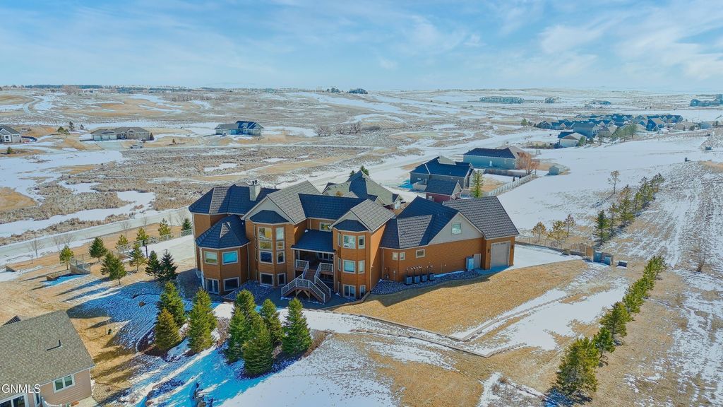 709 Long Drive, Watford City, ND 58854 photo 15