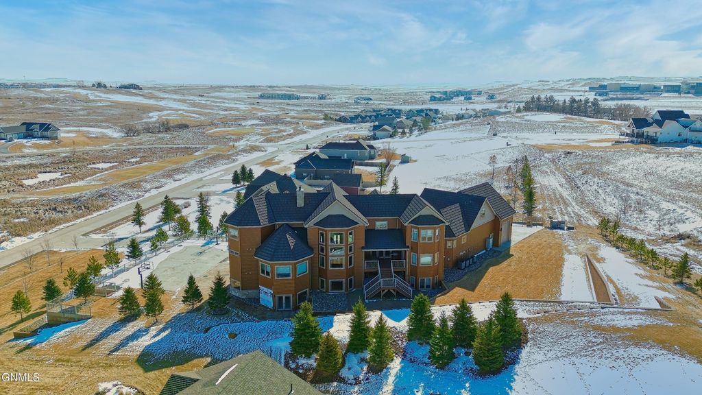 709 Long Drive, Watford City, ND 58854 photo 16