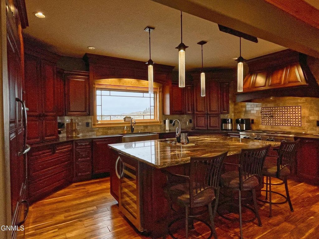 709 Long Drive, Watford City, ND 58854 photo 30