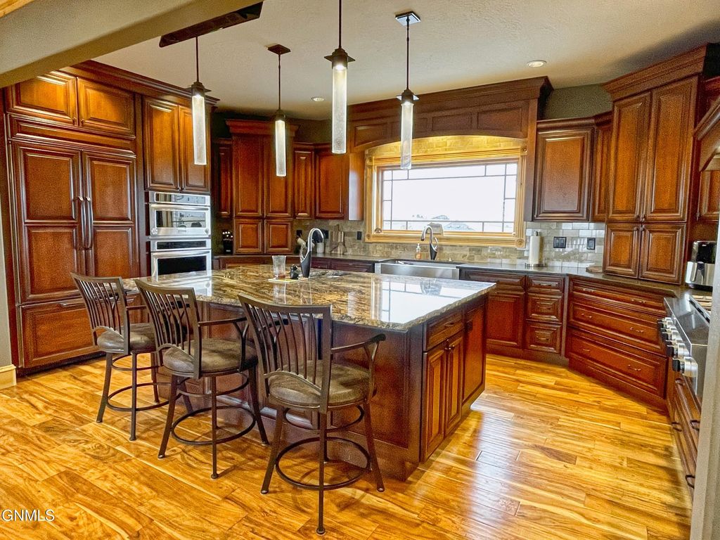709 Long Drive, Watford City, ND 58854 photo 32