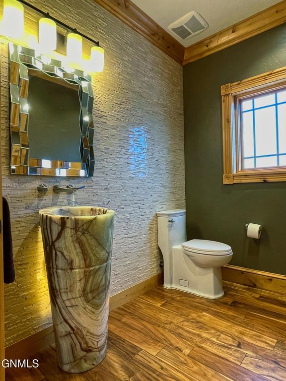 709 Long Drive, Watford City, ND 58854 photo 41