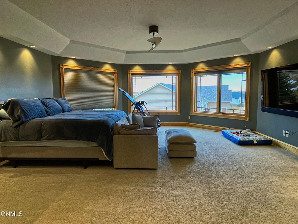 709 Long Drive, Watford City, ND 58854 photo 42