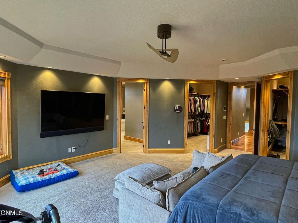 709 Long Drive, Watford City, ND 58854 photo 46