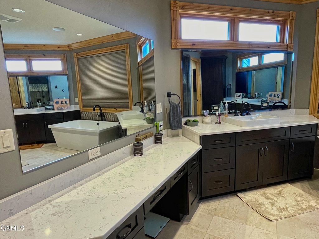 709 Long Drive, Watford City, ND 58854 photo 48