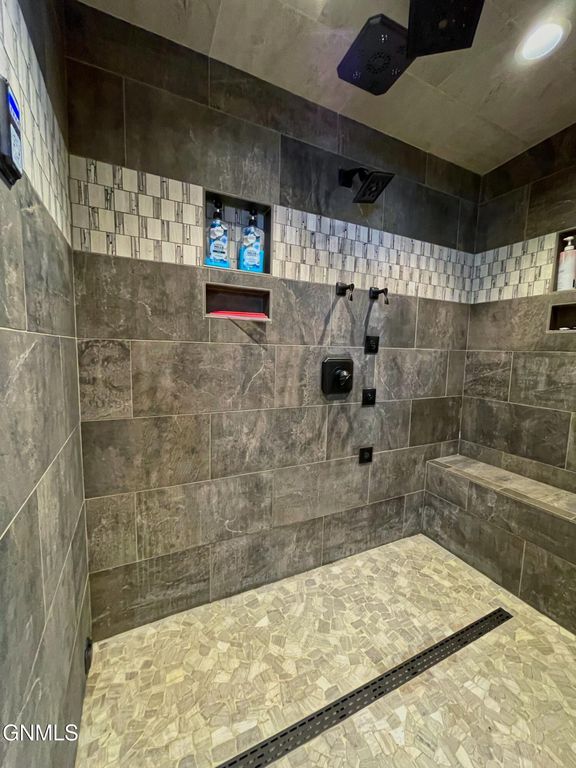 709 Long Drive, Watford City, ND 58854 photo 54