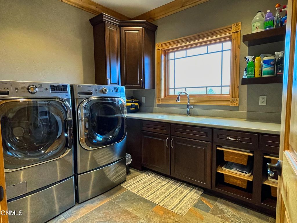 709 Long Drive, Watford City, ND 58854 photo 69