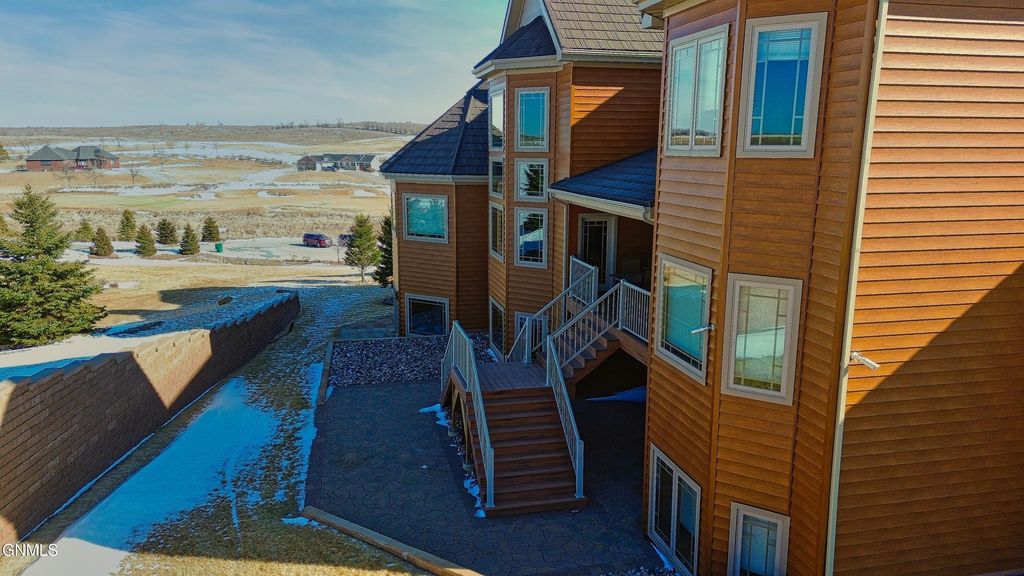 709 Long Drive, Watford City, ND 58854 photo 7