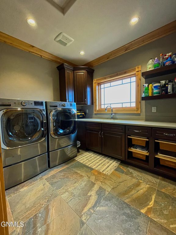 709 Long Drive, Watford City, ND 58854 photo 70