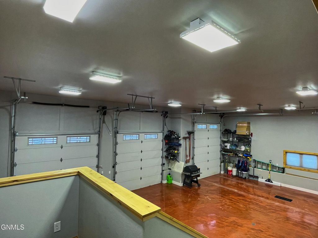 709 Long Drive, Watford City, ND 58854 photo 71