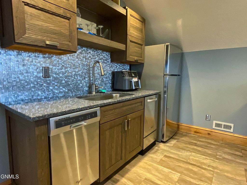 709 Long Drive, Watford City, ND 58854 photo 84
