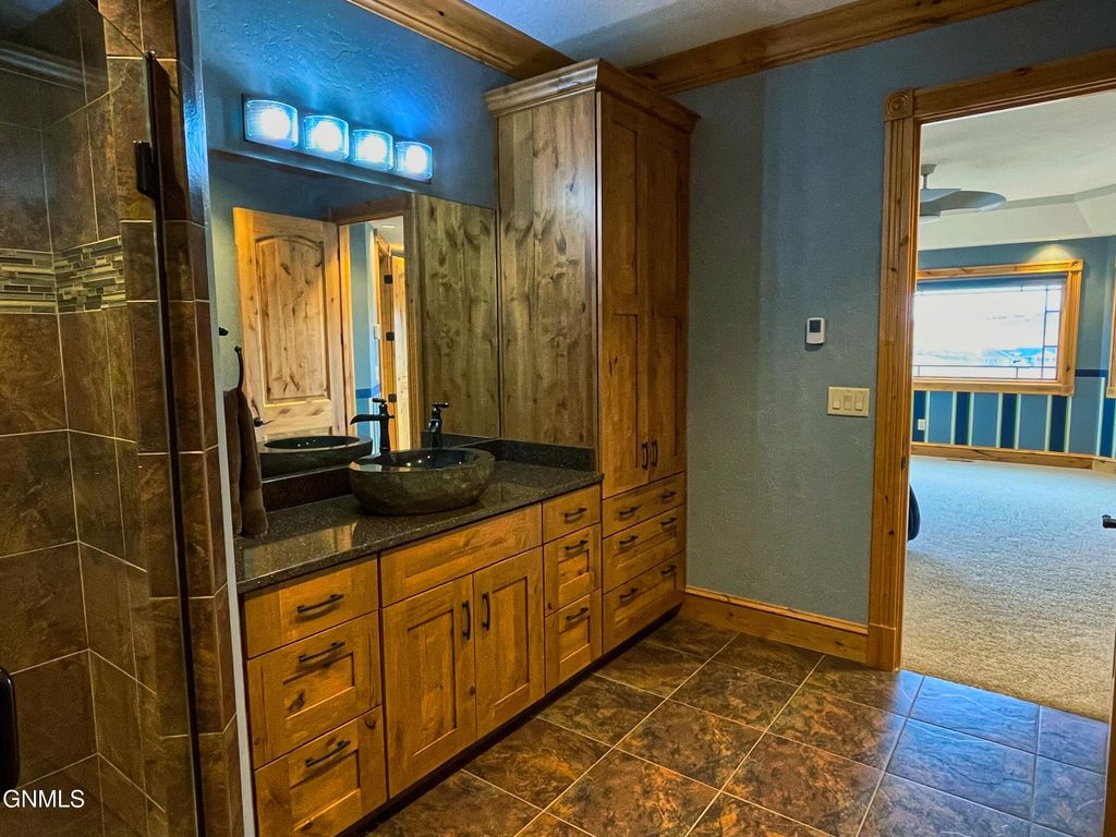 709 Long Drive, Watford City, ND 58854 photo 94