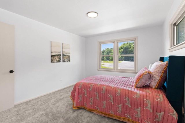 1734 OAKRIDGE PLACE, Neenah, WI 54956