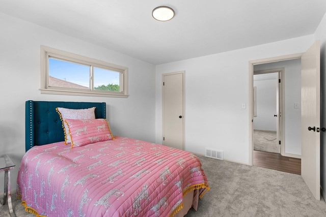 1734 OAKRIDGE PLACE, Neenah, WI 54956