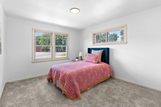 1734 OAKRIDGE PLACE, Neenah, WI 54956