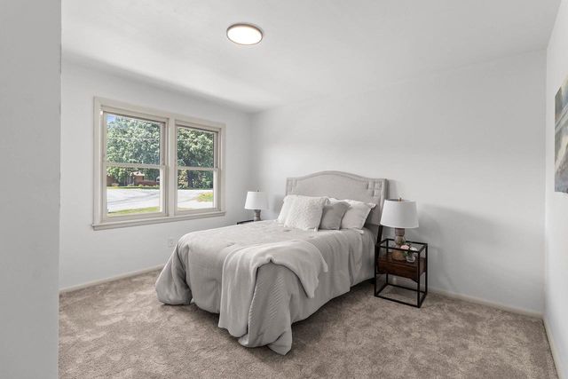 1734 OAKRIDGE PLACE, Neenah, WI 54956