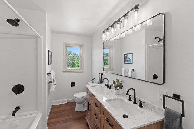 1734 OAKRIDGE PLACE, Neenah, WI 54956