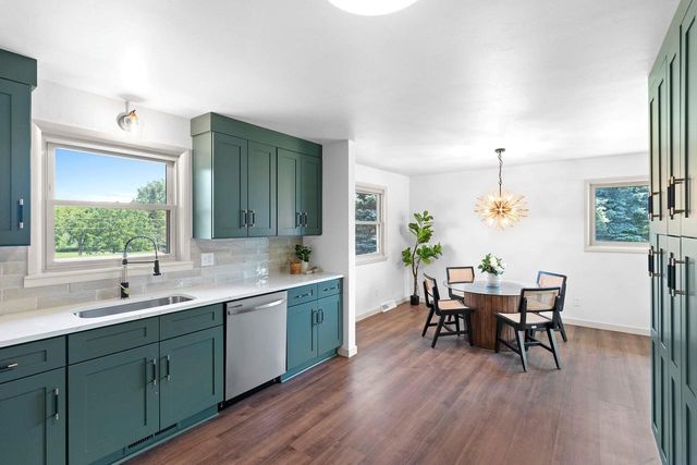 1734 OAKRIDGE PLACE, Neenah, WI 54956