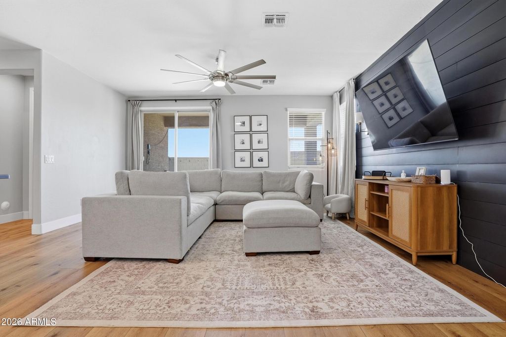 Image 10 of property listing at 19225 W SAN MIGUEL Avenue, Litchfield Park, AZ 85340