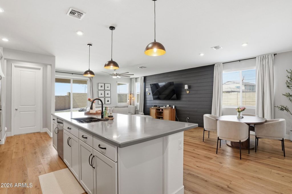 Image 14 of property listing at 19225 W SAN MIGUEL Avenue, Litchfield Park, AZ 85340