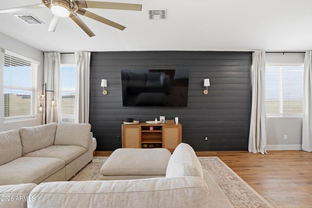 Image 15 of property listing at 19225 W SAN MIGUEL Avenue, Litchfield Park, AZ 85340