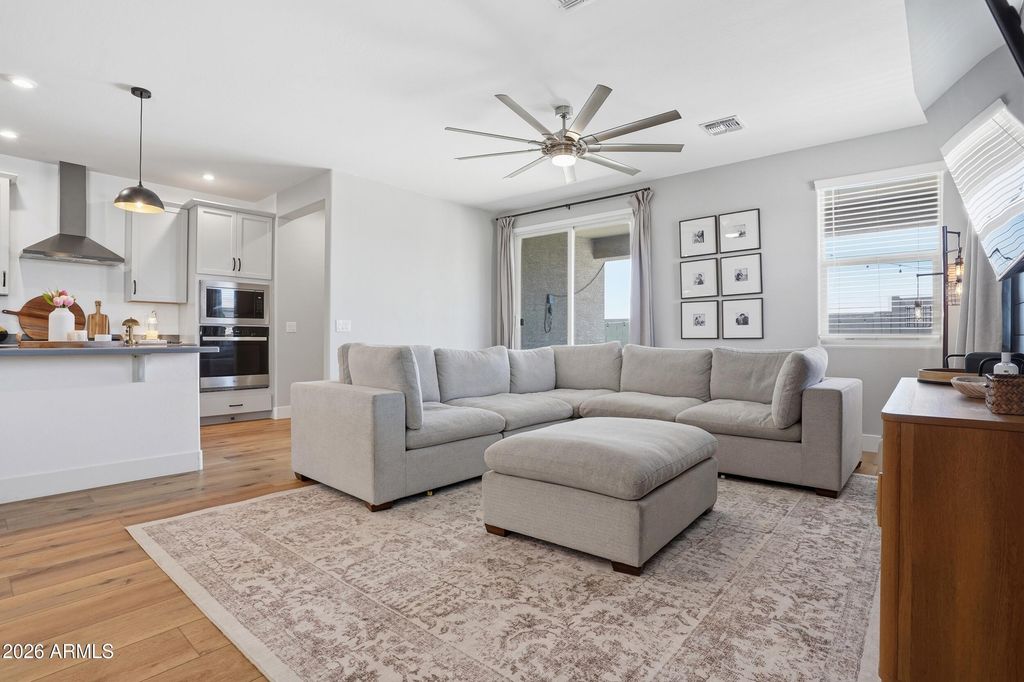 Image 9 of property listing at 19225 W SAN MIGUEL Avenue, Litchfield Park, AZ 85340