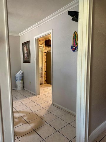 14407 Fleetwell Drive, Houston, TX 77045