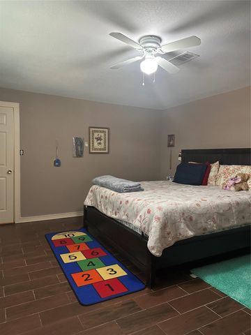 14407 Fleetwell Drive, Houston, TX 77045