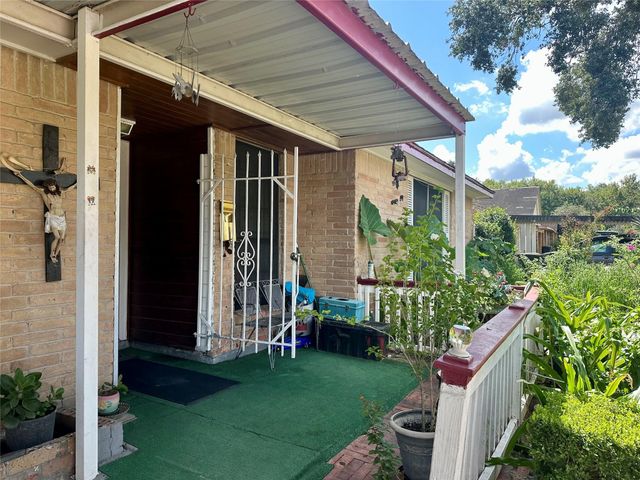 14407 Fleetwell Drive, Houston, TX 77045