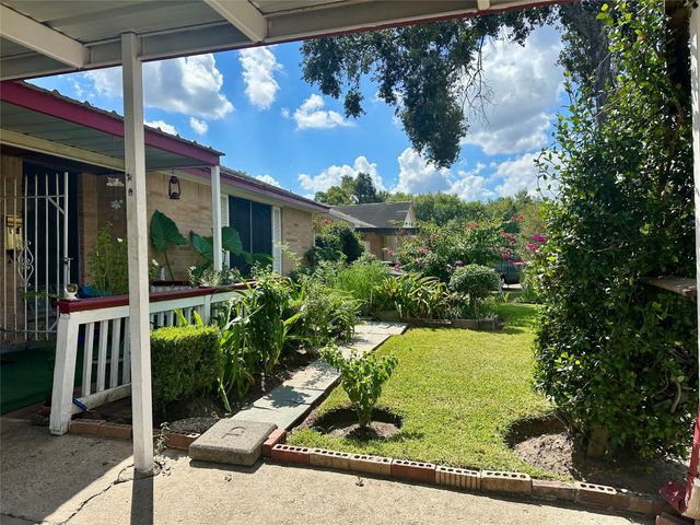 14407 Fleetwell Drive, Houston, TX 77045