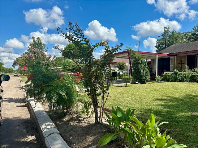 14407 Fleetwell Drive, Houston, TX 77045