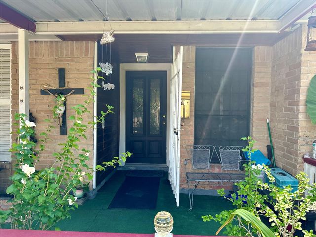 14407 Fleetwell Drive, Houston, TX 77045