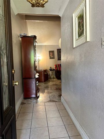 14407 Fleetwell Drive, Houston, TX 77045