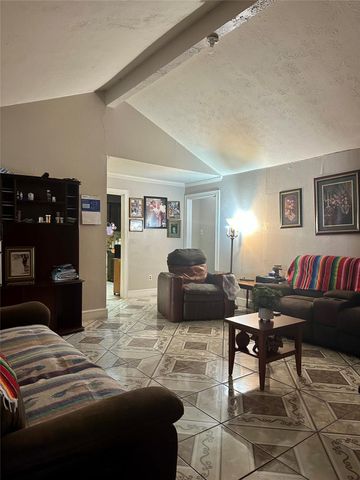 14407 Fleetwell Drive, Houston, TX 77045