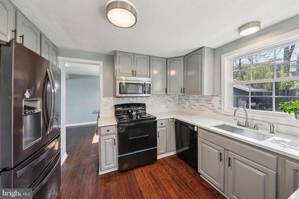 Image 15 of property listing at 17312 AMITY DR, Gaithersburg, MD 20877