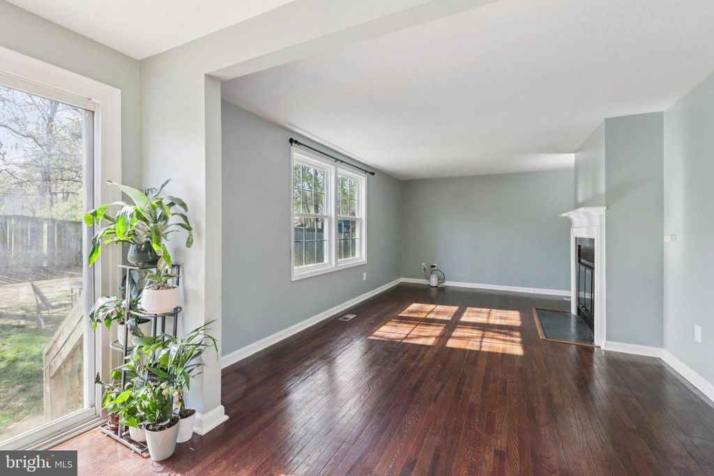 Image 3 of property listing at 17312 AMITY DR, Gaithersburg, MD 20877