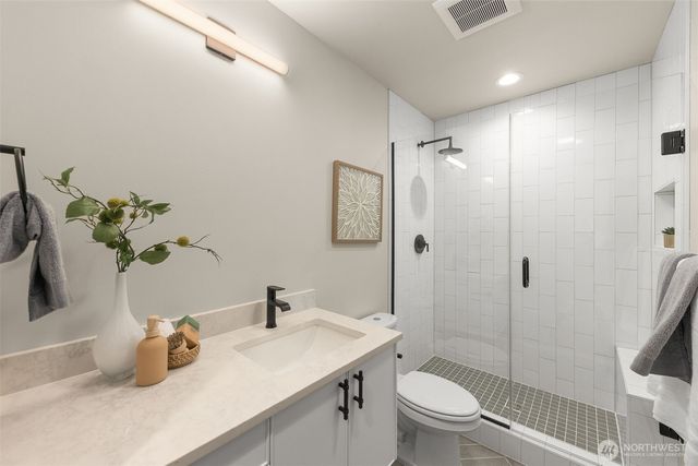 1104 C 34th Avenue, Seattle, WA 98122