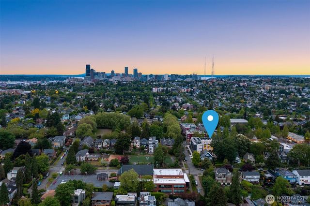 1104 C 34th Avenue, Seattle, WA 98122