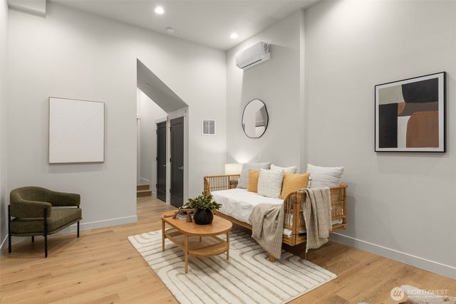 1104 C 34th Avenue, Seattle, WA 98122