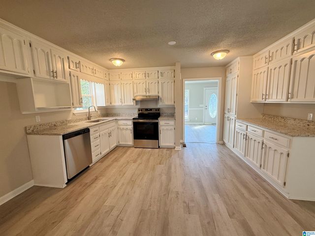 1004 SANDYBROOK CIRCLE, Brookside, AL 35214